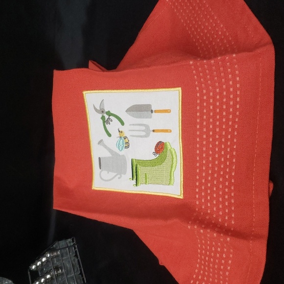 Design Imports NWT Kitchen Towel S/2 with Embroidered Garden Theme Design - Picture 7 of 8